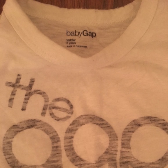 GAP Toddler Logo Tee Shirt - Picture 3 of 3